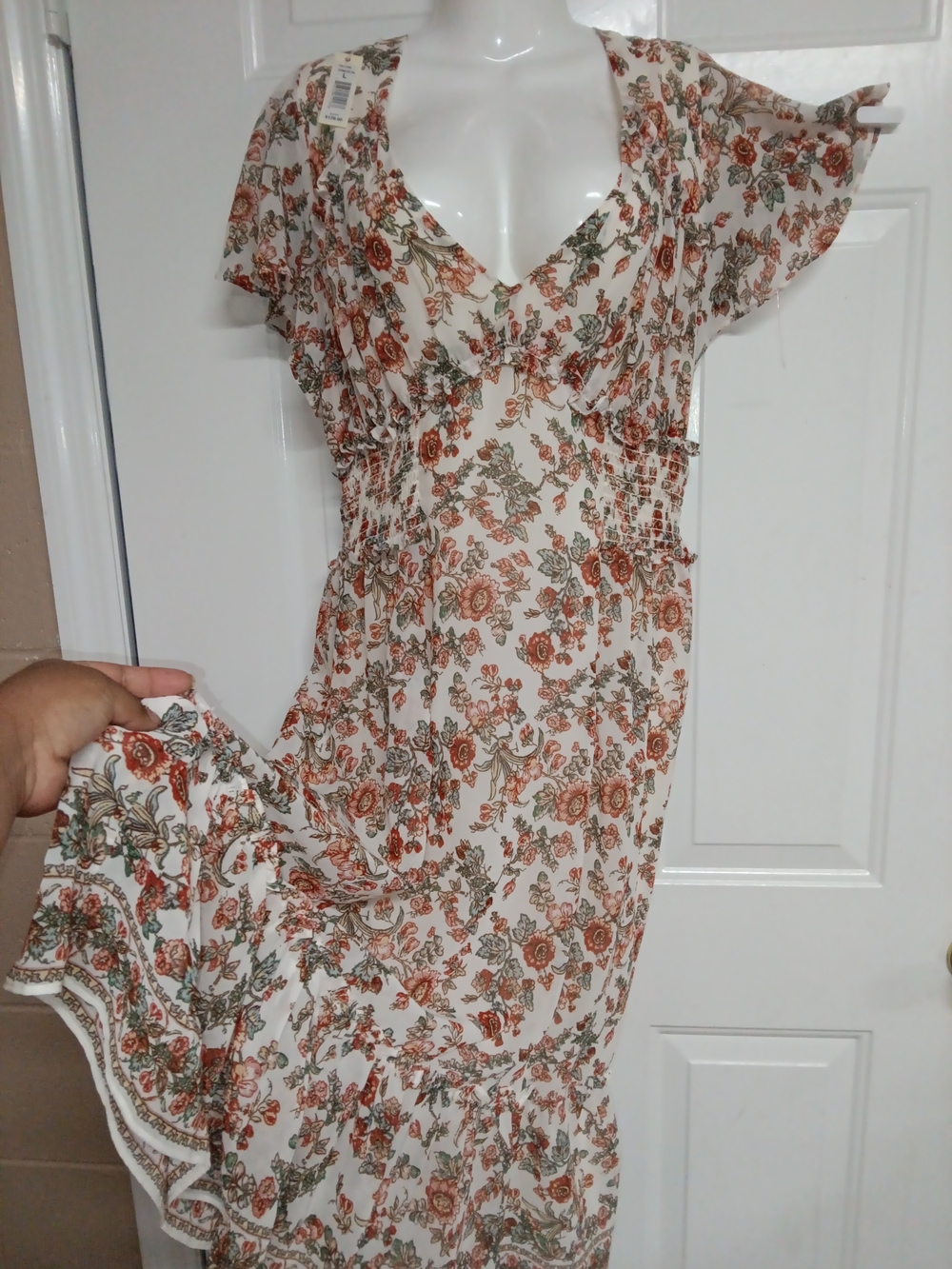 🤠🦄Max Studio Cream Maxi Dress with Rust Floral and Olive Leaves Size Large